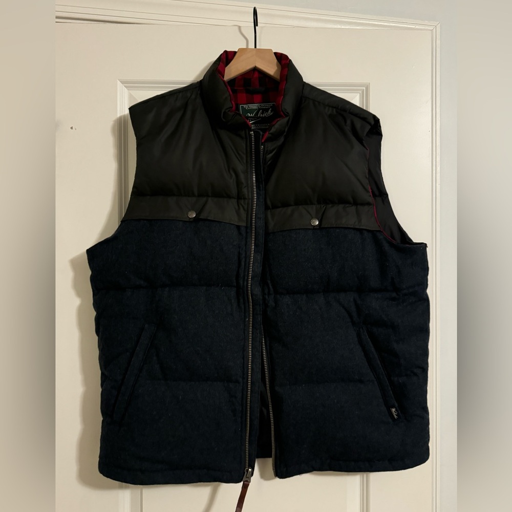 Early 2000’s Woolrich vest, size XL, Black and Gray.